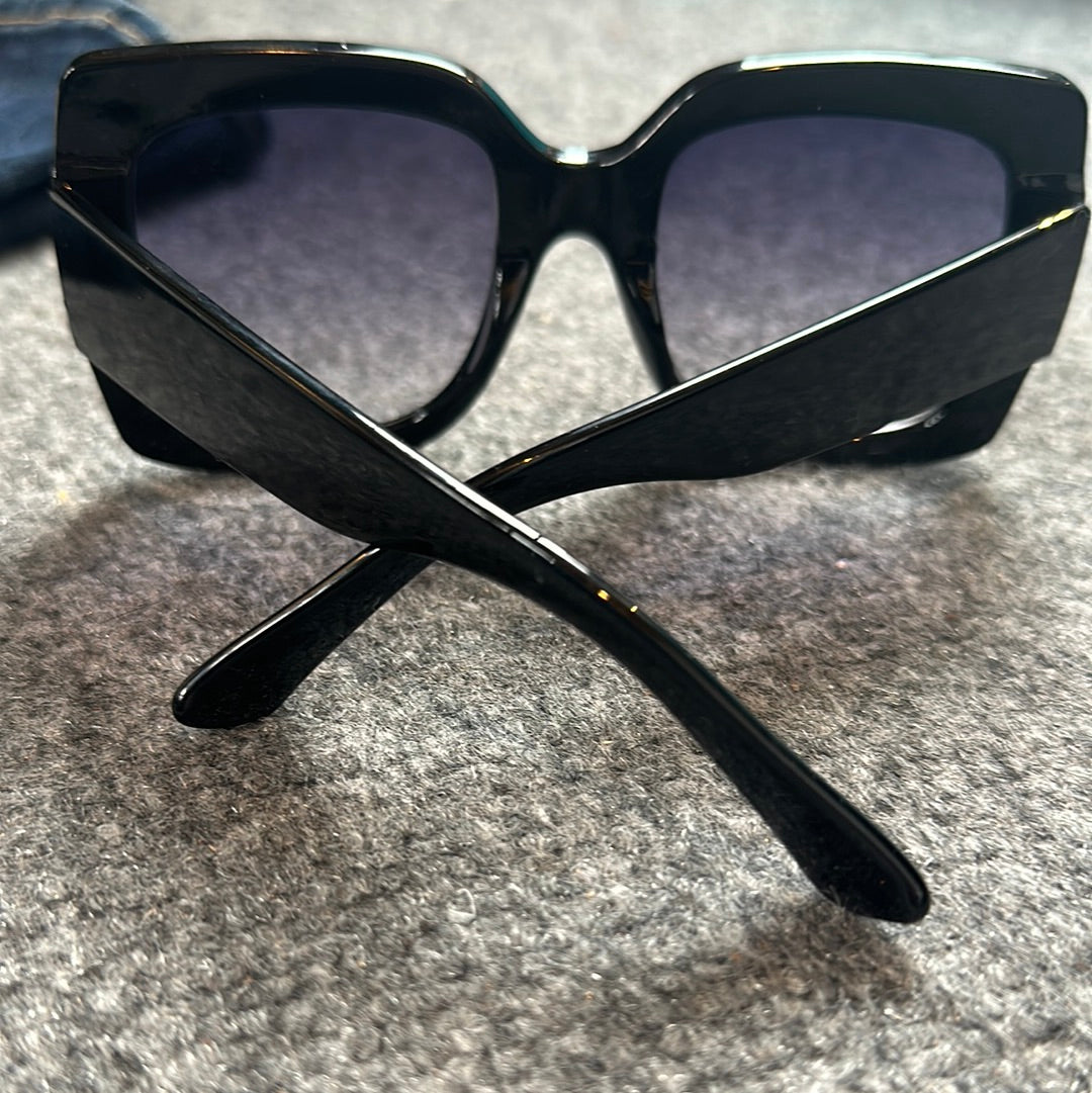 Black Sunnies